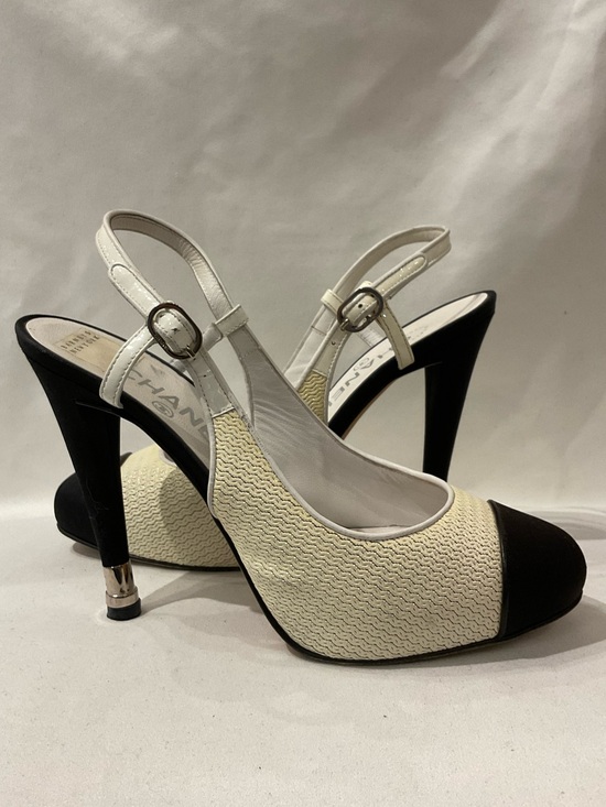 CHANEL Shoes - Chanel Pumps